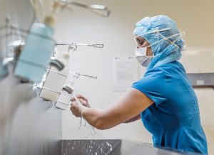 doctor washing hands